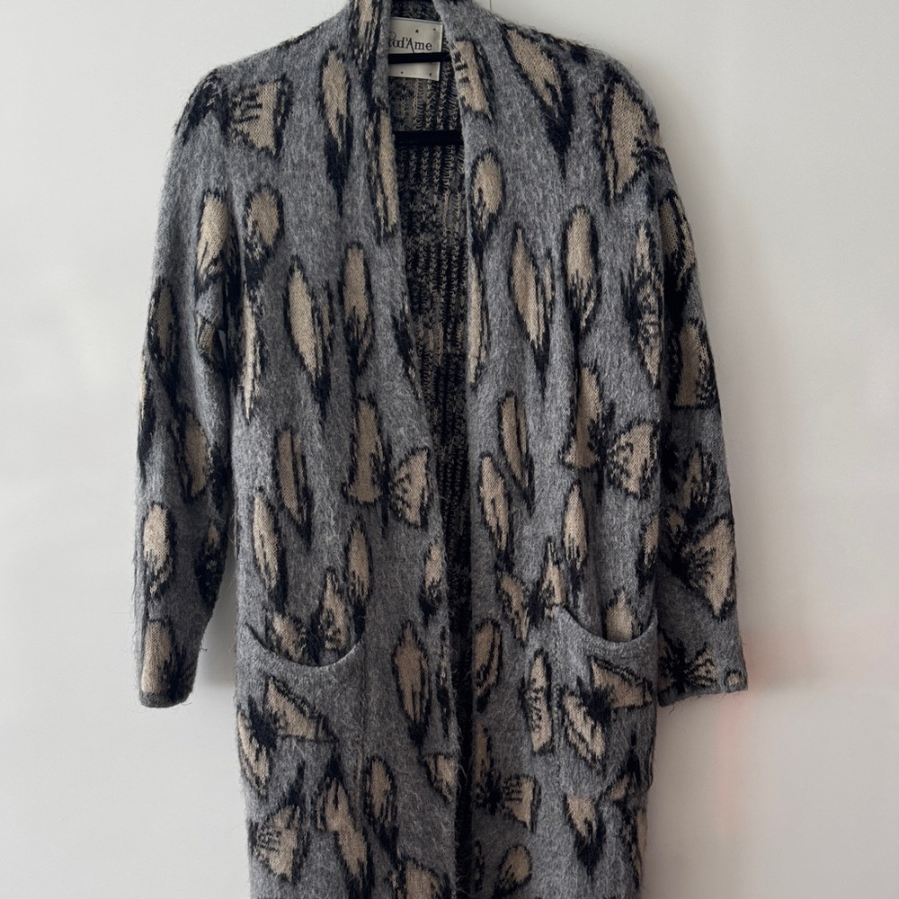 Chic Gray and Black Leaf Pattern Cardigan
